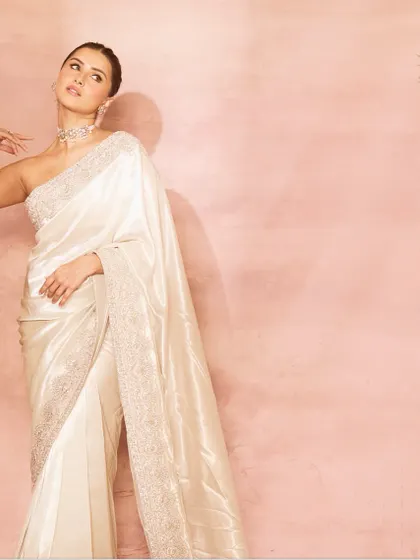 Tara Sutaria strikes an elegant pose, the epitome of grace in our timeless jewellery.