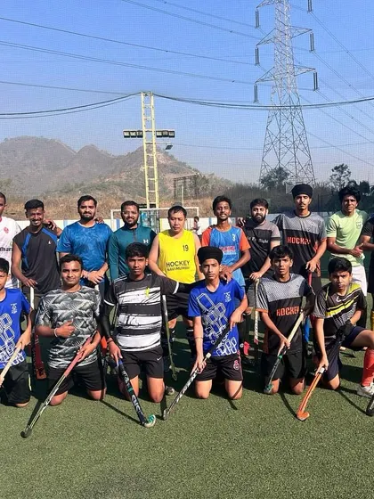 Our team poses for a photo on a sunny Sunday morning. Starting the day with hockey and friends is what our club is all about.