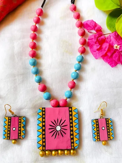 A playful pink and blue version of the rectangular pendant set.