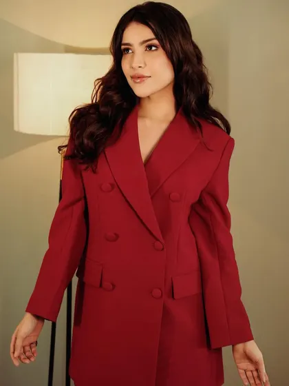 The complete look, showing how the makeup and hair come together to create a polished and elegant vibe.