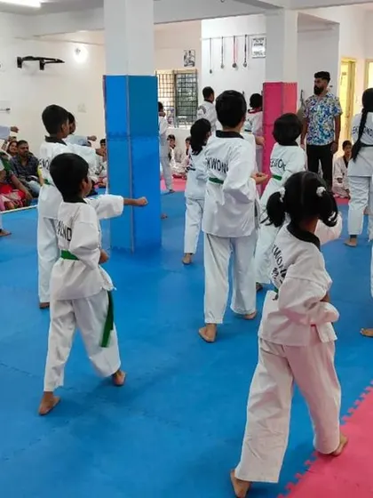 Another angle of the green belt class.