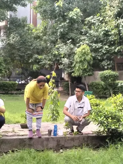 Students performing Jal Neti together. Learning these techniques in a group setting provides encouragement and allows you to learn from each other's experiences.