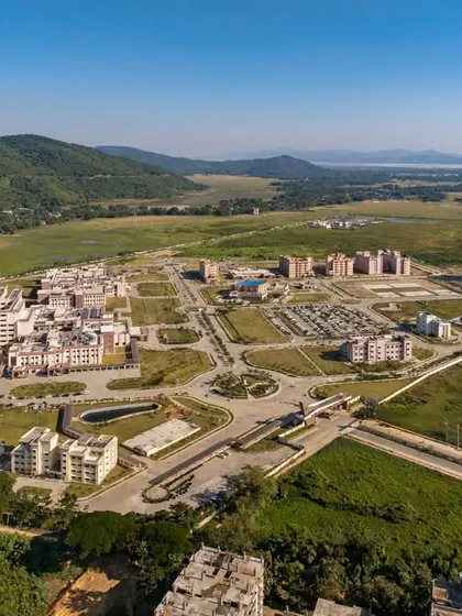 AIIMS Guwahati is a self-sustained healthcare and academic campus with a 750-bed hospital and a medical college. The structured zoning ensures clear transitions between clinical, academic, and residential spaces, supporting an effective learning and healing environment.