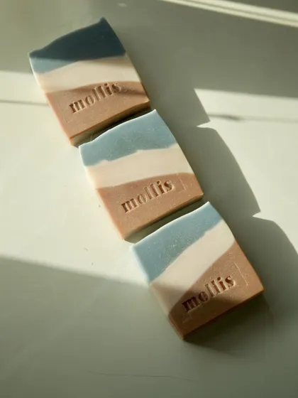 The natural, earthy colors of these bars are created with clays and botanicals.
