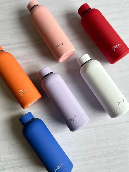 Can't decide on a color? Our aqua-lite bottles come in a wide range of beautiful matte shades, so you can pick the perfect one for you.