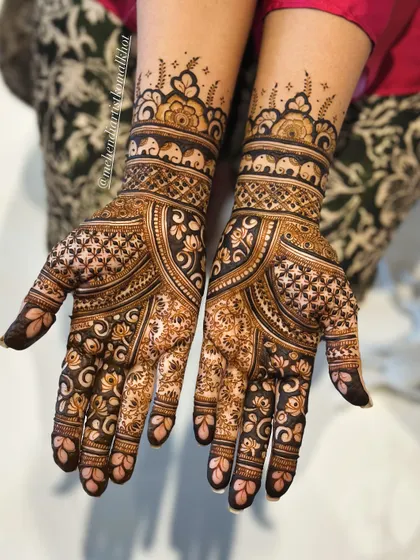 The same design, showcasing the perfect symmetry and clean execution.