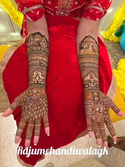A beautiful design with peacocks and palace architecture, perfect for a royal-themed wedding.