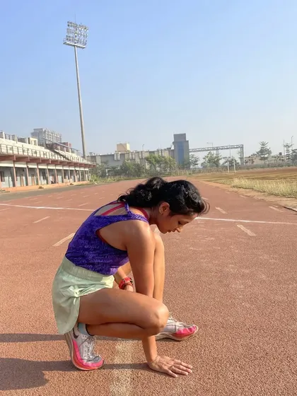 Surrender to what is, let go of what was, have faith in what will be. A moment of preparation and focus before a track workout.