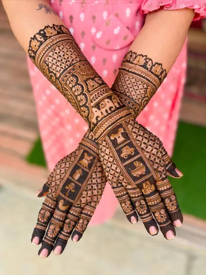 Another view of the detailed baby shower mehendi, showing the dark, rich stain of the natural henna.