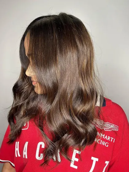 A side view of the finished "Irish Coffee Mocha" look. This blend of rich mocha and warm coffee tones is incredibly flattering and sophisticated.