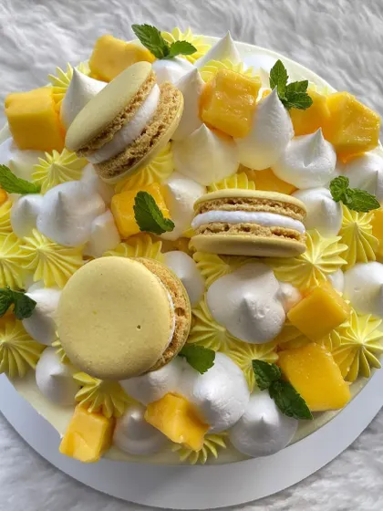 A top-down view of the fresh mango cake, a perfect seasonal treat.