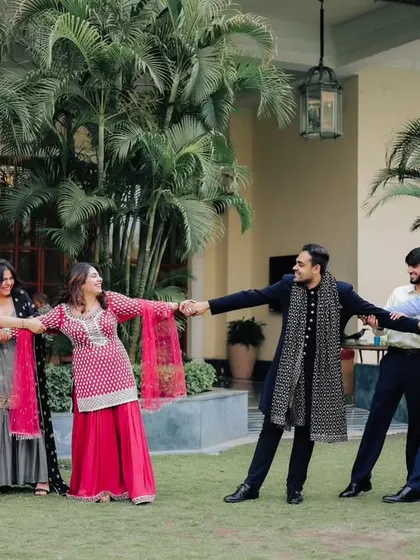 A fun tug of war between the 'ladkewale' and 'ladkiwale'! Photoshoots with me are full of this kind of *hasi-masti* that includes the whole family.