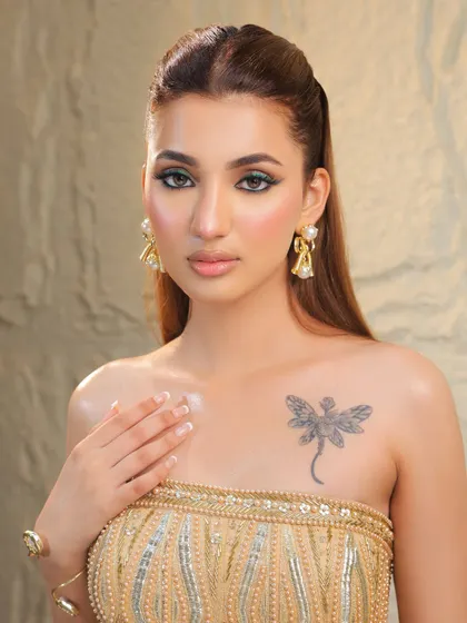 The green liner look is perfect for a party. It's playful, modern, and effortlessly cool.