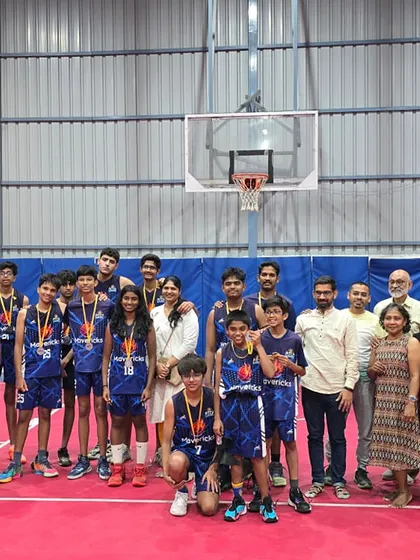 The Mavericks team with their families and coaches, celebrating a well-deserved Runner-Up finish in the Youth League.
