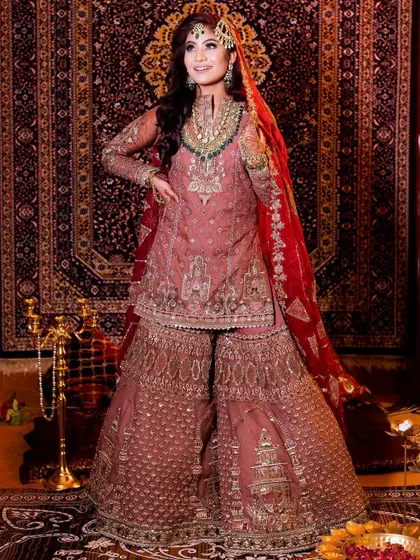 The full Walima outfit is breathtaking. Our makeup and hair are designed to complement, not compete with, such a magnificent bridal ensemble.