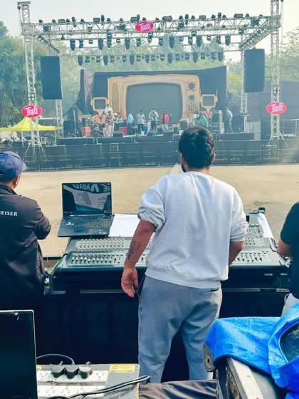 A behind-the-scenes look from the sound engineer's perspective at the Horn OK Please festival. It takes a whole team to put on a great show.
