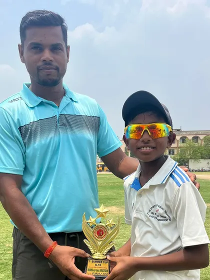 Man of the Match Abhinav Chauhan, recognized for his excellent bowling.