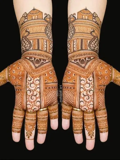 A symmetrical design with clean lines, featuring palace-style domes at the top and intricate jaali patterns filling the hands.