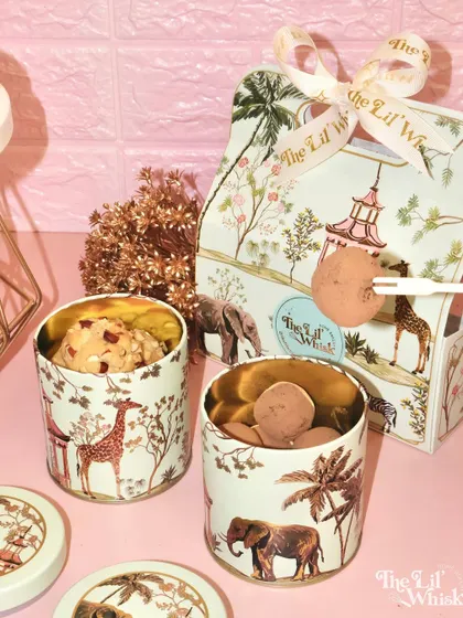 Our festive Rakhi gift box is filled with our much-loved almond cookies and chocolate truffles. The beautiful packaging with safari-themed illustrations makes it a truly special gift.