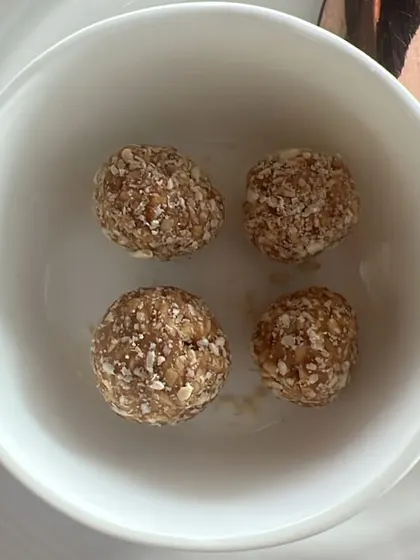 Tilgul, or sesame and jaggery laddoos, made for Makar Sankranti. This festival is a beautiful reminder of how our bodies are interconnected with nature's harvest cycles.