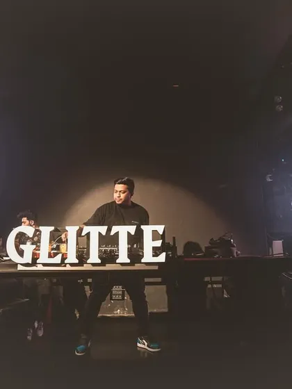 A full view of the stage setup at Glitte. It's just me, the decks, and the crowd, with the lights setting the perfect mood.