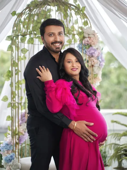 A collection of my work from various maternity photoshoots, showcasing different styles, locations, and outfits, from flowing gowns to chic casual wear.
