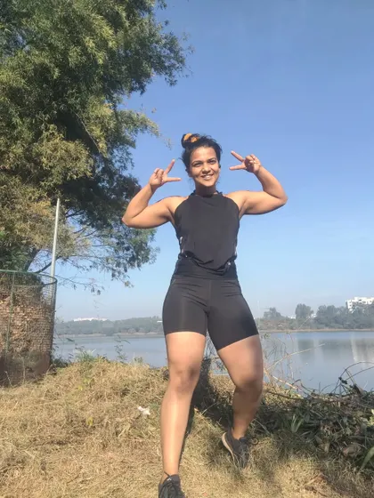Celebrating a small win during my run. I didn't hit my full target, but I maintained a consistent pace, which is a huge victory for me. It's all about progress, not perfection.