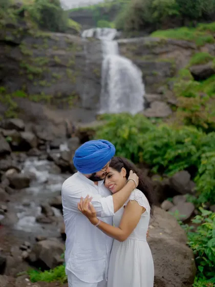 An emotional and intimate embrace, this photo highlights the deep connection between the couple during their pre-wedding shoot.