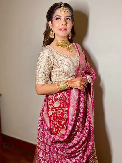 Day party makeup for the sister of the bride. This look is fresh and bright, with a soft smokey eye and glowing skin that is perfect for a daytime wedding event.