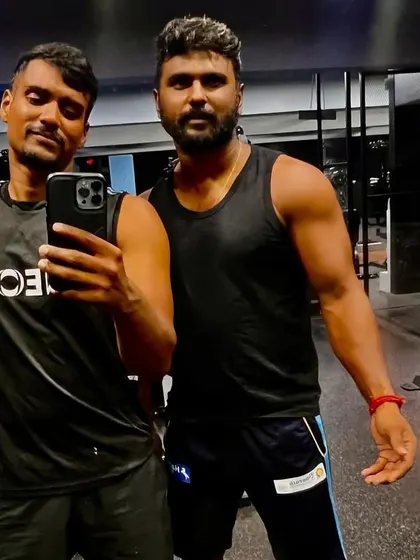 A quick gym selfie with a player. The work doesn't stop on the field; consistent strength training in the gym is what builds a resilient athlete.