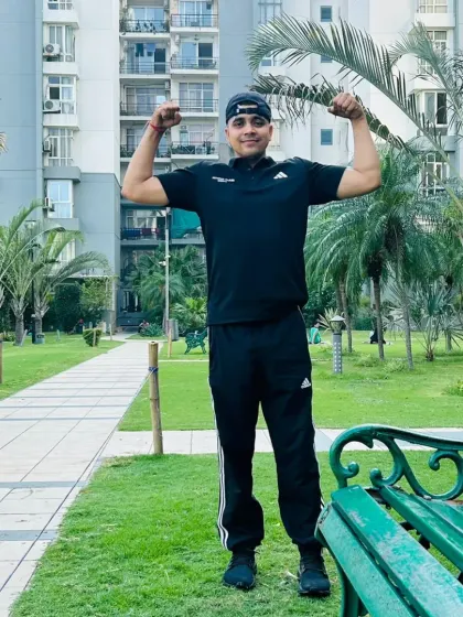 Another outdoor flex.