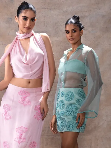 For this Akashi Clothing shoot, I created coordinated makeup looks for two models. The makeup is clean and modern, with a subtle smoky eye to complement both the pastel pink and blue outfits.