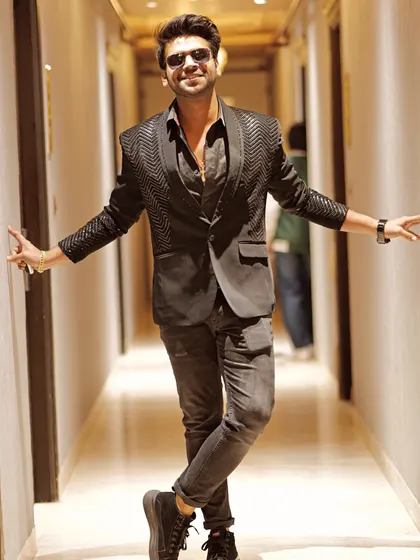 A candid shot from a hotel corridor, capturing the life of a travelling artist. Live, laugh, and stay motivated.