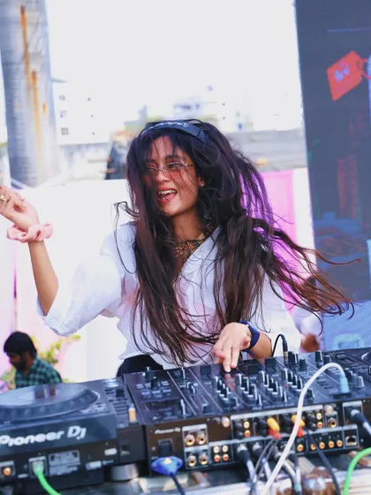 Capturing the pure, chaotic joy of a Holi party. Throwing colors and dropping beats under the sun is one of my favorite ways to celebrate. This is what a high-energy daytime DJ set looks like.
