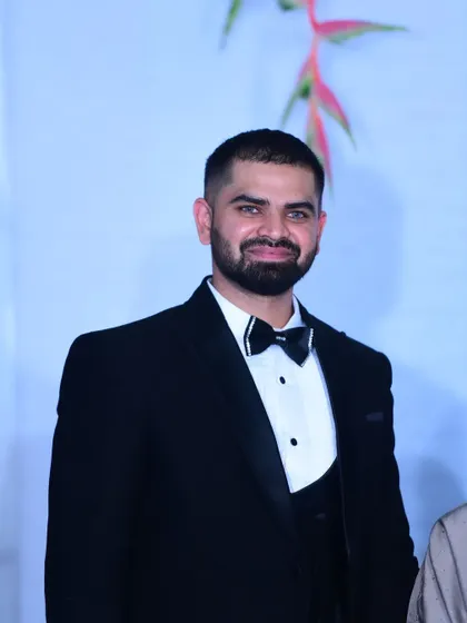 Dressed for a formal evening. I adapt my style to fit the occasion, whether it's a black-tie gala, an awards night, or a sophisticated corporate function. Professionalism and presentation are key to setting the right tone.