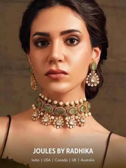 A product shot of the beautiful pastel green and polki choker set worn by Hansika Motwani.