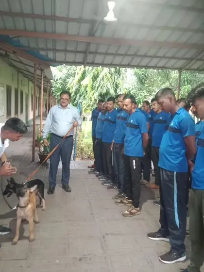 Demonstrating proper handling and communication techniques to a group of uniformed handlers. My goal is to improve the working relationship between handlers and their K9 partners.