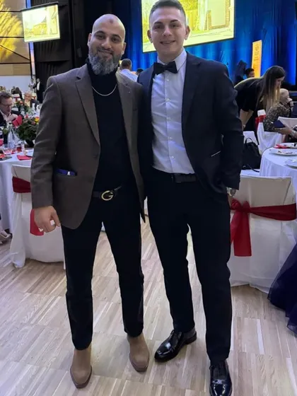 Dressed up for the IPATA gala. Professionalism and passion for pet travel go hand in hand.