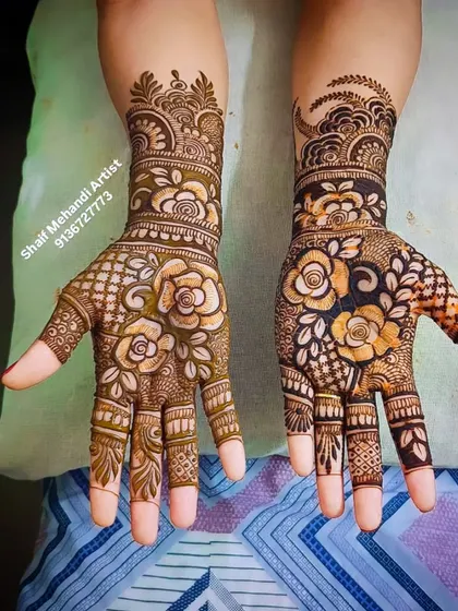 A clear, bright shot of the floral rose-themed mehandi.
