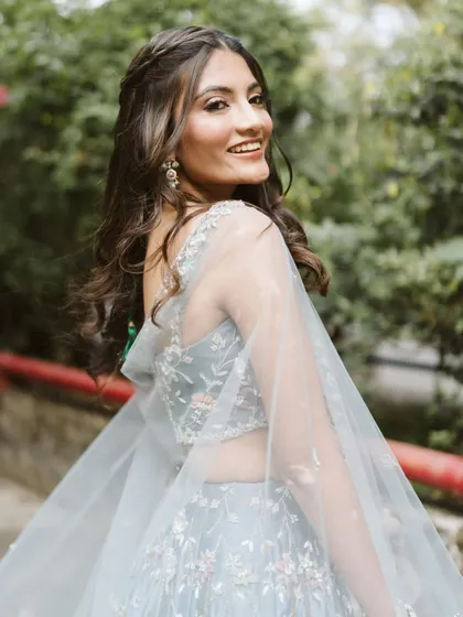 Aayushi's smile is everything. Her engagement look was all about soft, subtle beauty.