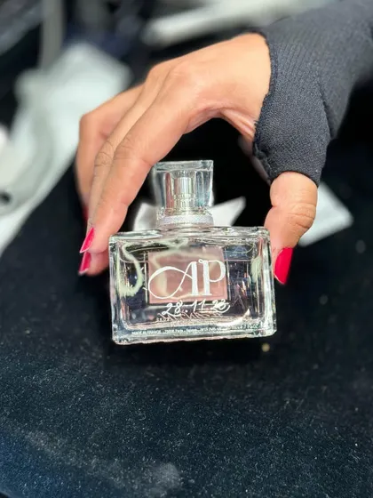 A glimpse from an 8-day Diwali event with Dior. My hand is wrapped here due to the strain of continuous work, but the joy of creating is worth it. This is the reality of being a live artist.