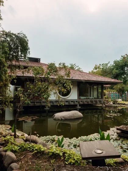 My center, Yogakshema, is designed to be a sanctuary. Surrounded by nature and tranquil water, it is a space where you can disconnect from the world and reconnect with your inner self, allowing true healing to begin.