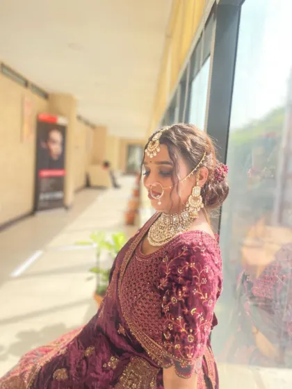 Another angle of the royal bridal look, demonstrating how the makeup looks flawless even in natural light, a key skill for any professional makeup artist.