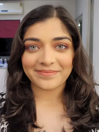 A close-up of the straight makeup look, showing the soft, blended eyeshadow and clean skin finish. It’s simple, elegant, and timeless.