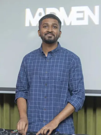 A smiling shot from a gig at Social Offline. This picture represents a great night and another step forward in my career.