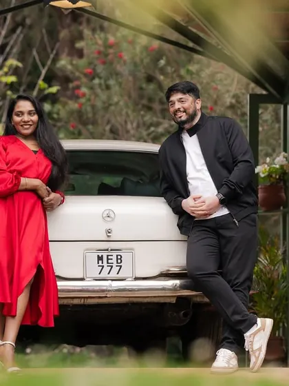 A classic car, a pop of red, and a whole lot of laughter. This pre-wedding shoot combined a bit of vintage flair with a relaxed, natural vibe.