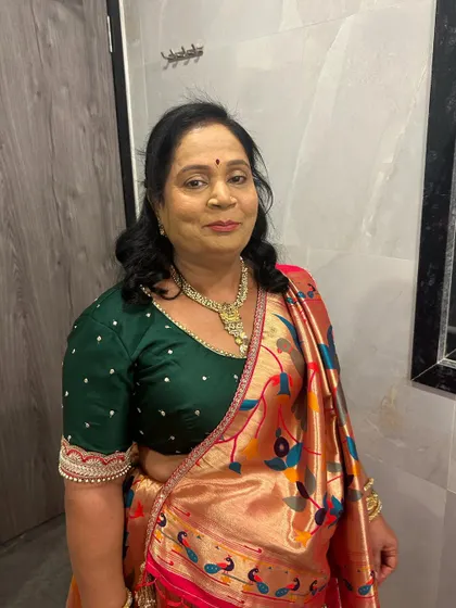 She looks so graceful and ready for her daughter's big day.