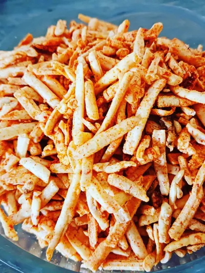 Spicy roasted potato salli, a healthier alternative to the deep-fried version, with all the flavour and crunch.