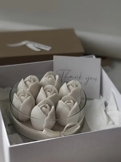 The complete packaging for the tulip floating candle set, ready to be gifted.