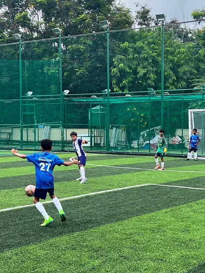 A thrilling 6-5 victory for our U-9 team against Kickstart FA, with Ronald scoring a double hat-trick. This match highlights the exciting, high-scoring nature of youth football.